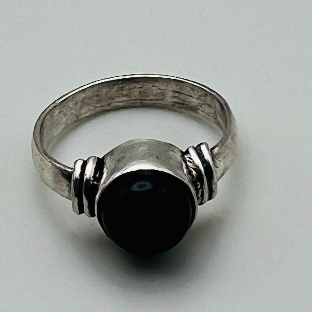 Vintage Ring Cabochon Statement Silver Tone Black Stone Dome Band Size 5.75-6